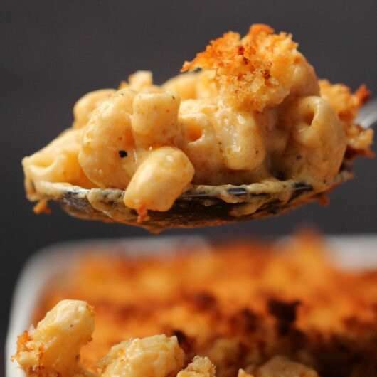 Classic Baked Vegan Mac and Cheese